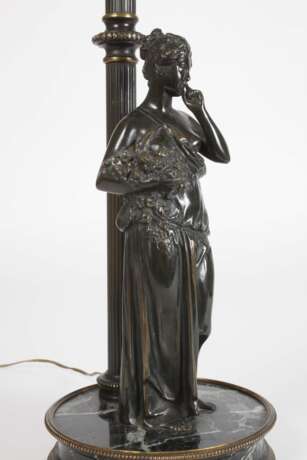 Figürliche Tischlampe - фото 3 Figürliche Tischlampe - фото 3