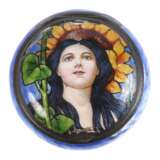 Feine Pillendose mit Emaillemalerei - фото 2