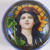 Feine Pillendose mit Emaillemalerei - фото 1