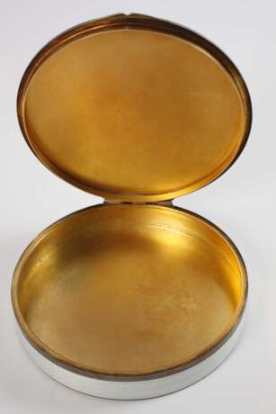 Große Silberdose mit feiner Emaillearbeit - фото 5 Große Silberdose mit feiner Emaillearbeit - фото 5