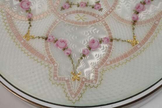 Große Silberdose mit feiner Emaillearbeit - фото 6 Große Silberdose mit feiner Emaillearbeit - фото 6