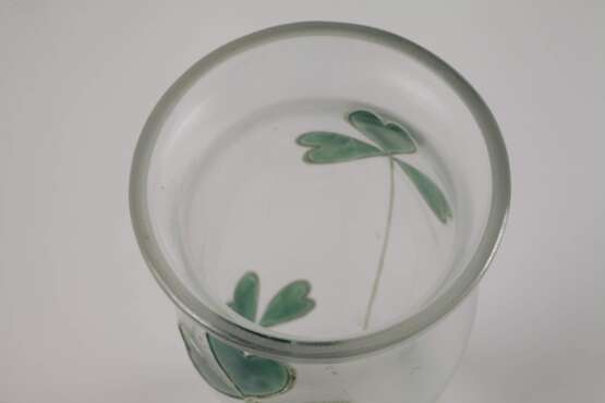 Jugendstilvase mit Kleeblattdekor - фото 3