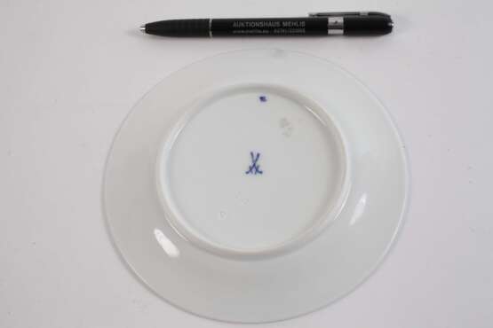 Meissen Dessertteller aus dem Arnikamuster-Service - Foto 2 Meissen Dessertteller aus dem Arnikamuster-Service - Foto 2