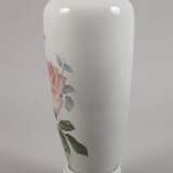 Fraureuth große Vase mit Reliefsockel - фото 2