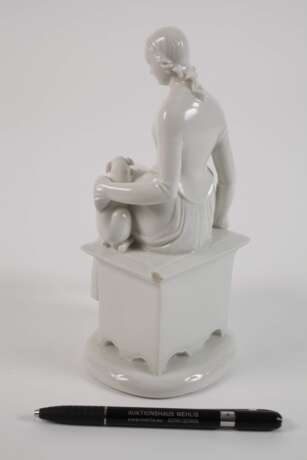 Heubach Lichte Mädchen mit Schoßhund - photo 4 Heubach Lichte Mädchen mit Schoßhund - photo 4