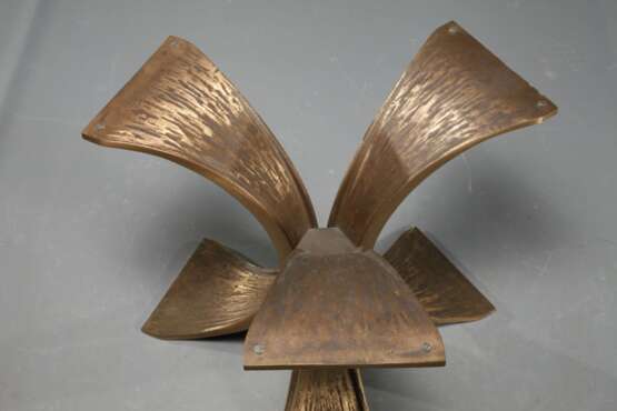 Couchtisch mit Bronzefuß - photo 2 Couchtisch mit Bronzefuß - photo 2