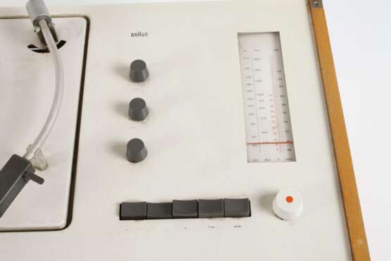 Dieter Rams, Radio/Plattenspieler Braun "SK 55" - фото 3 Dieter Rams, Radio/Plattenspieler Braun "SK 55" - фото 3