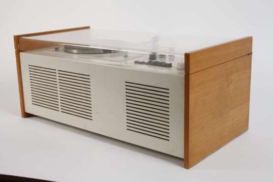 Dieter Rams, Radio/Plattenspieler Braun "SK 55" - фото 4 Dieter Rams, Radio/Plattenspieler Braun "SK 55" - фото 4