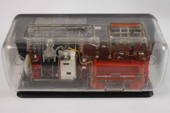 Dieter Rams und Dietrich Lubs, zwei Wecker - photo 3 Dieter Rams und Dietrich Lubs, zwei Wecker - photo 3
