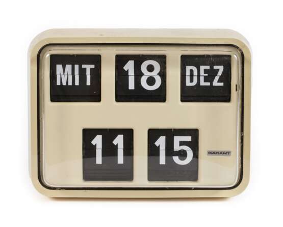 Klappzahlenuhr mit Kalender - фото 1 Klappzahlenuhr mit Kalender - фото 1