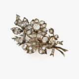 Brosche in Form eines Blütenzweiges mit Diamanten. Deutschland, um 1890 - Foto 1