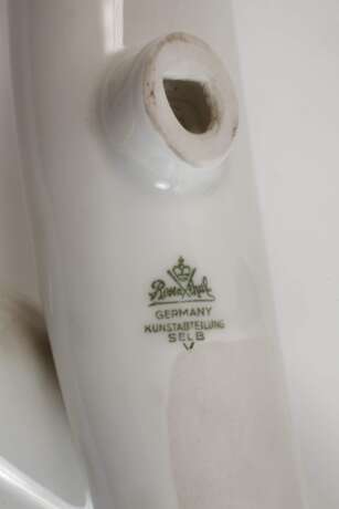 Rosenthal drei Zweihalsvasen und Vase "Landebahn" - photo 2 Rosenthal drei Zweihalsvasen und Vase "Landebahn" - photo 2