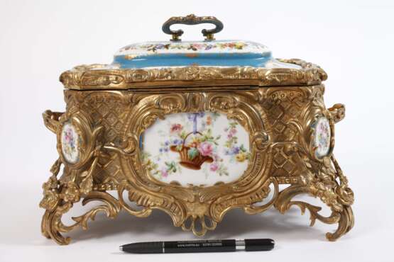 Prunkschatulle im Sevrés-Stil - Foto 6 Prunkschatulle im Sevrés-Stil - Foto 6