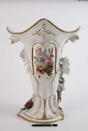 Übergroße figürliche Prunkvase - Foto 5