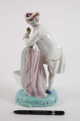 Edeldame und Rosenkavalier mit Blumenschale - фото 3