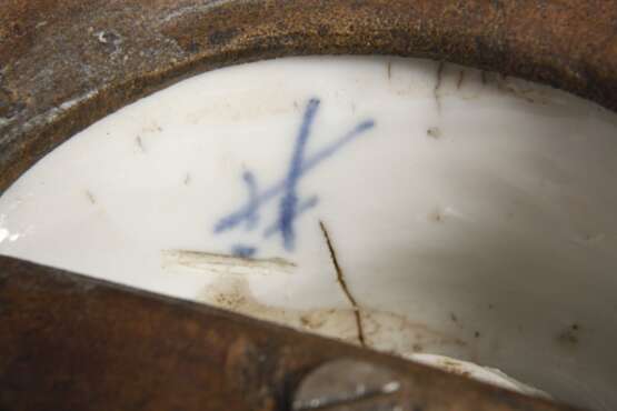 Schäferin mit Vogelkäfig auf Bronzesockel - Foto 5 Schäferin mit Vogelkäfig auf Bronzesockel - Foto 5