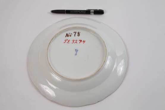 Speiseteller aus dem Tafelservice für Friedrich II. - photo 3 Speiseteller aus dem Tafelservice für Friedrich II. - photo 3