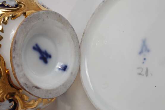 Meissen Prunktasse Akanthusblattrelief - photo 3 Meissen Prunktasse Akanthusblattrelief - photo 3