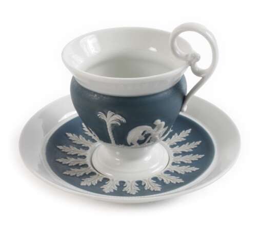 Meissen Relieftasse in Wedgwood-Manier - photo 1 Meissen Relieftasse in Wedgwood-Manier - photo 1