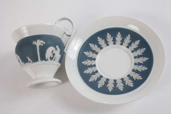 Meissen Relieftasse in Wedgwood-Manier - photo 2 Meissen Relieftasse in Wedgwood-Manier - photo 2