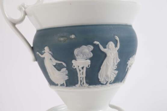 Meissen Relieftasse in Wedgwood-Manier - photo 4 Meissen Relieftasse in Wedgwood-Manier - photo 4