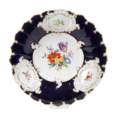 Meissen Prunkschale "Blumenbukett/Blaufond" - фото 1 Meissen Prunkschale "Blumenbukett/Blaufond" - фото 1
