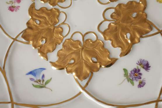 Meissen Prunkschale Streublümchendekor - фото 3 Meissen Prunkschale Streublümchendekor - фото 3