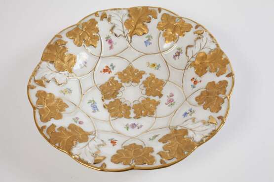 Meissen Prunkschale Streublümchendekor - photo 2
