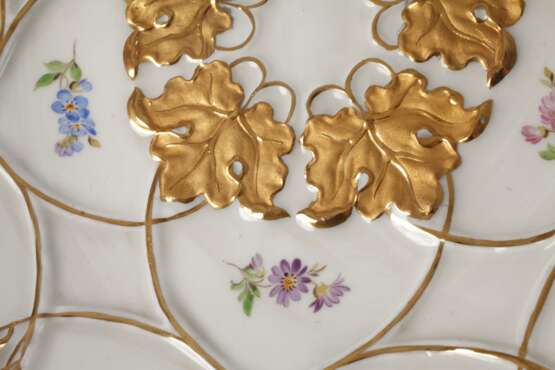 Meissen Prunkschale Streublümchendekor - photo 3