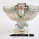 Meissen prunkvoller "Korb mit Widder-Köpfen" - фото 3