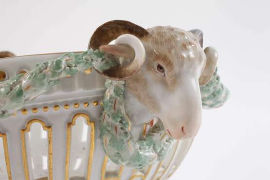 Meissen prunkvoller "Korb mit Widder-Köpfen" - фото 6 Meissen prunkvoller "Korb mit Widder-Köpfen" - фото 6