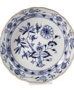 Overview. Meissen Schale &amp;quot;Zwiebelmuster&amp;quot; mit Goldrand