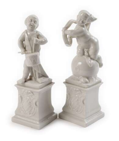 Nymphenburg Paar Putten mit "Bayerischem Wappen" - Foto 1 Nymphenburg Paar Putten mit "Bayerischem Wappen" - Foto 1