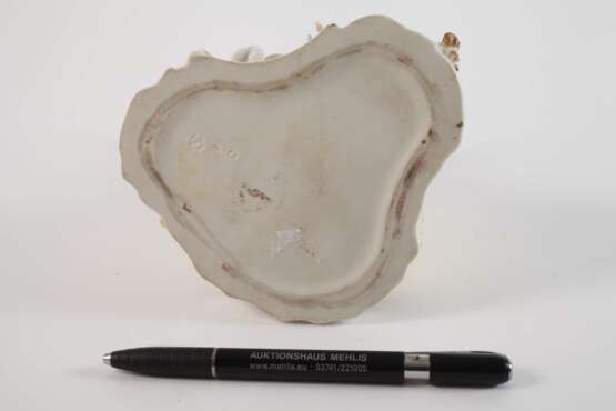 Nymphenburg „Dame mit zerrissenem Rock und Hund“ - фото 5 Nymphenburg „Dame mit zerrissenem Rock und Hund“ - фото 5