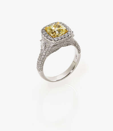 Ring mit Diamant und Brillanten - Foto 1