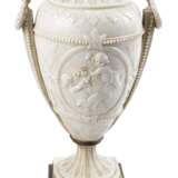 Schwarza-Saalbahn Prunkvase Puttenrelief - Foto 1