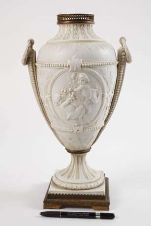 Schwarza-Saalbahn Prunkvase Puttenrelief - Foto 4 Schwarza-Saalbahn Prunkvase Puttenrelief - Foto 4