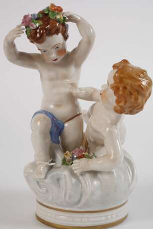 Paar figürliche Leuchter und Puttengruppe - фото 2 Paar figürliche Leuchter und Puttengruppe - фото 2