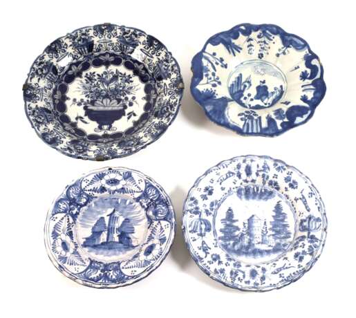 Vier Fayenceteller Blaumalerei - photo 1 Vier Fayenceteller Blaumalerei - photo 1