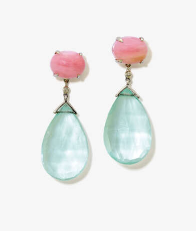 Ein Paar Ohrgehänge mit Aquamarinen und rosa Opalen - photo 1