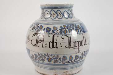 Große Majolikavase mit Bischof Neapel