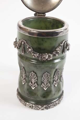 Seltener Humpen aus Silber und Nephrit - photo 3