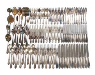 Großes Silberbesteck