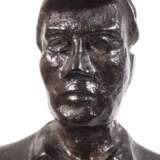 Arbeiterskulptur als Allegorie auf die Industrie - photo 2