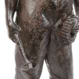 Arbeiterskulptur als Allegorie auf die Industrie - photo 3