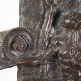 Großes figürliches Bronzerelief - photo 4