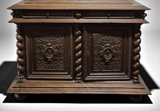 French Renaissance Revival Carved Oak Buffet à Deux Corps 19 Century Naturholz 19th century - Foto 5 French Renaissance Revival Carved Oak Buffet à Deux Corps 19 Century Naturholz 19th century - Foto 5