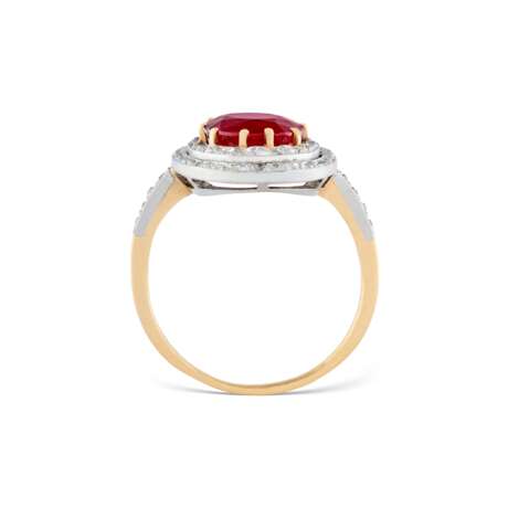RUBY AND DIAMOND RING ATTRIBUTED TO CARTIER - Foto 4 RUBY AND DIAMOND RING ATTRIBUTED TO CARTIER - Foto 4
