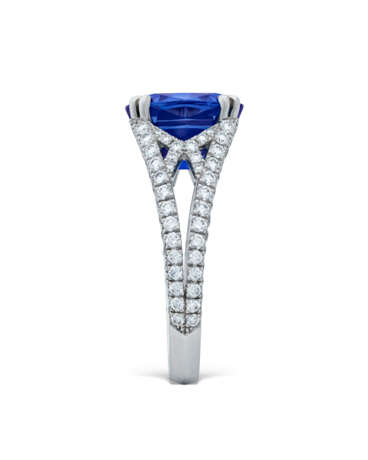 BUCHERER SAPPHIRE AND DIAMOND RING - Foto 3 BUCHERER SAPPHIRE AND DIAMOND RING - Foto 3