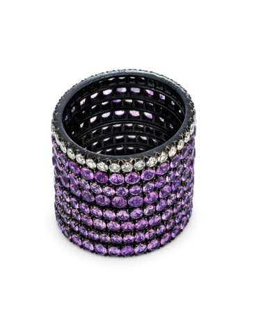 JAR GROUP OF COLOURED SAPPHIRE AND DIAMOND RINGS - Foto 4 JAR GROUP OF COLOURED SAPPHIRE AND DIAMOND RINGS - Foto 4